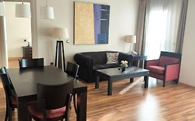 Family Spacious Apartment, Terrace, Kitchen, City View, Free Parking And Wifi