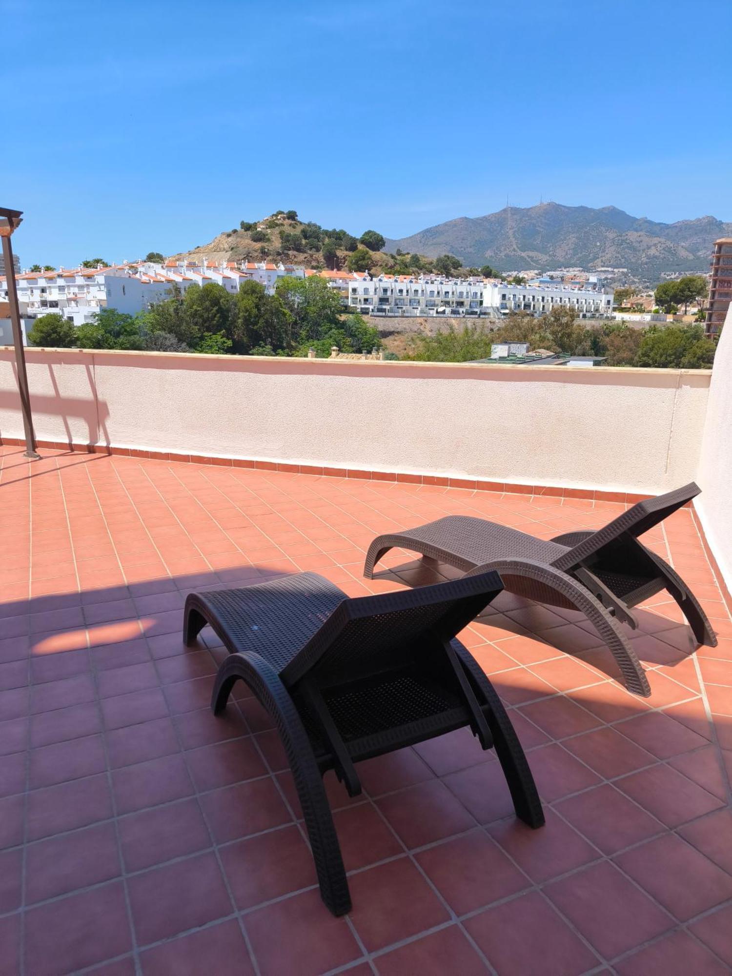 Family Spacious Apartment, Terrace, Kitchen, City View, Free Parking And Wifi Benalmádena Exterior foto