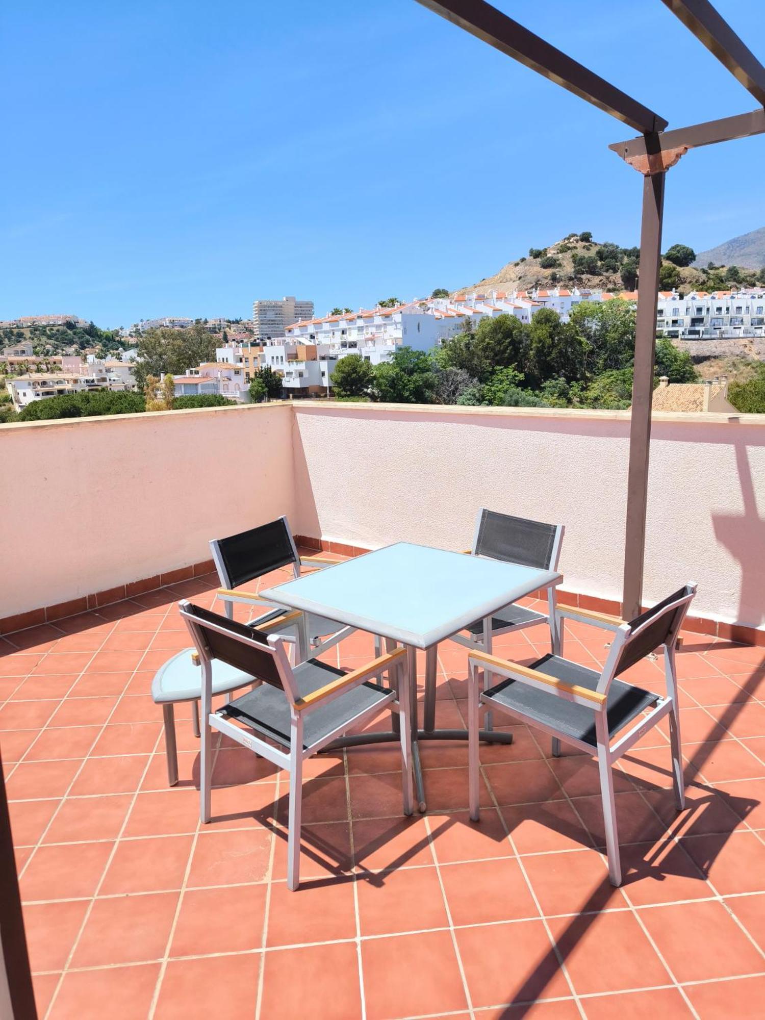 Family Spacious Apartment, Terrace, Kitchen, City View, Free Parking And Wifi Benalmádena Exterior foto