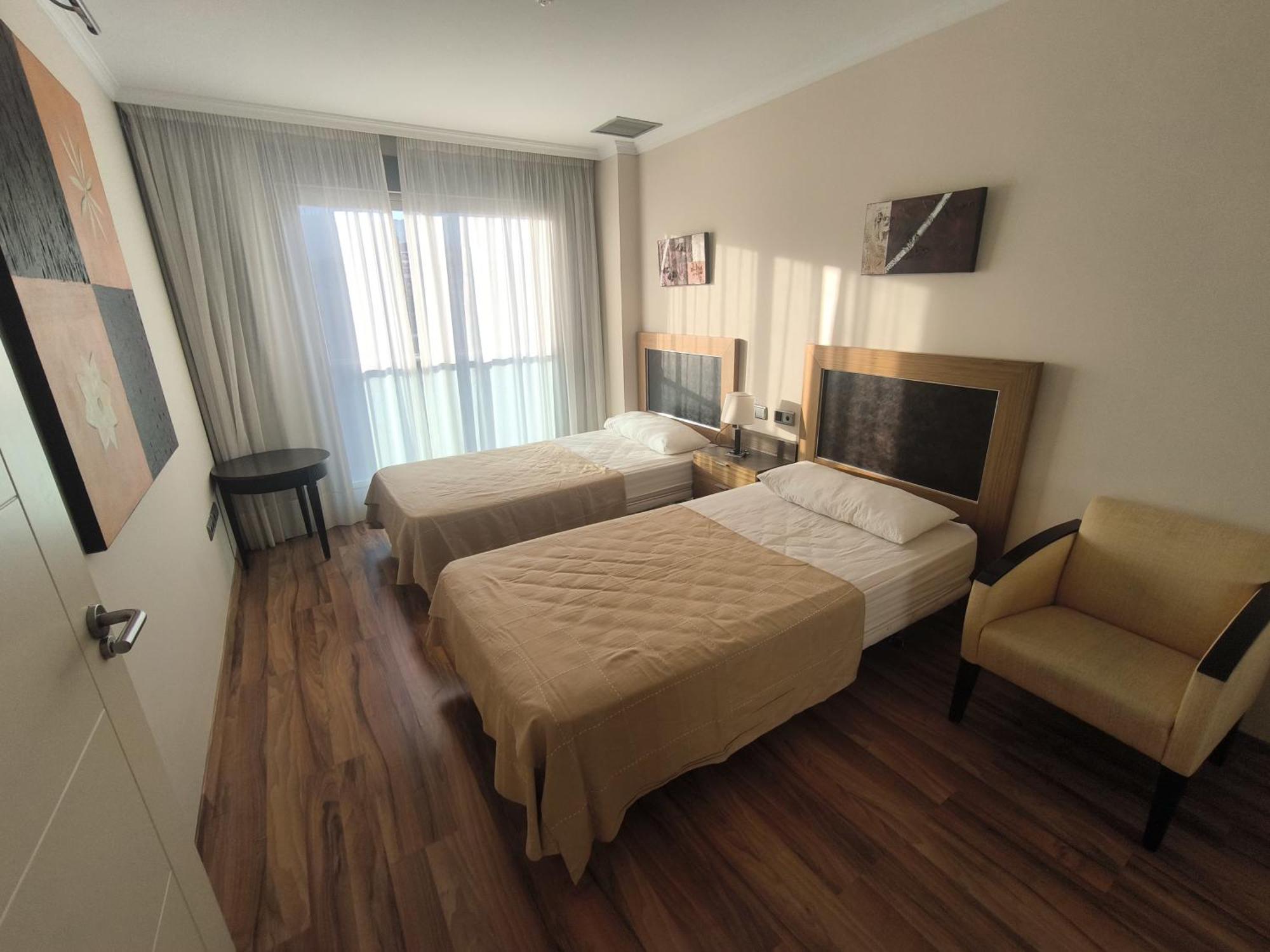 Family Spacious Apartment, Terrace, Kitchen, City View, Free Parking And Wifi Benalmádena Exterior foto