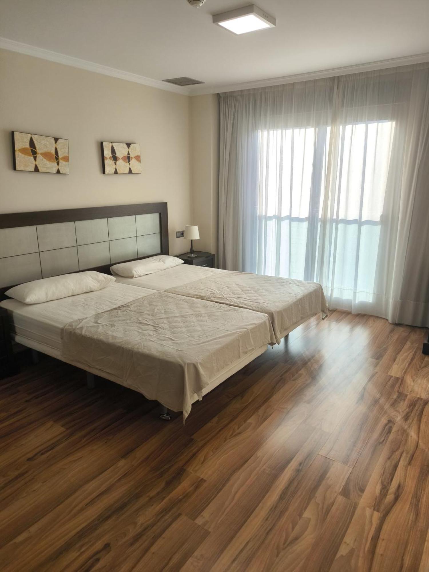 Family Spacious Apartment, Terrace, Kitchen, City View, Free Parking And Wifi Benalmádena Exterior foto