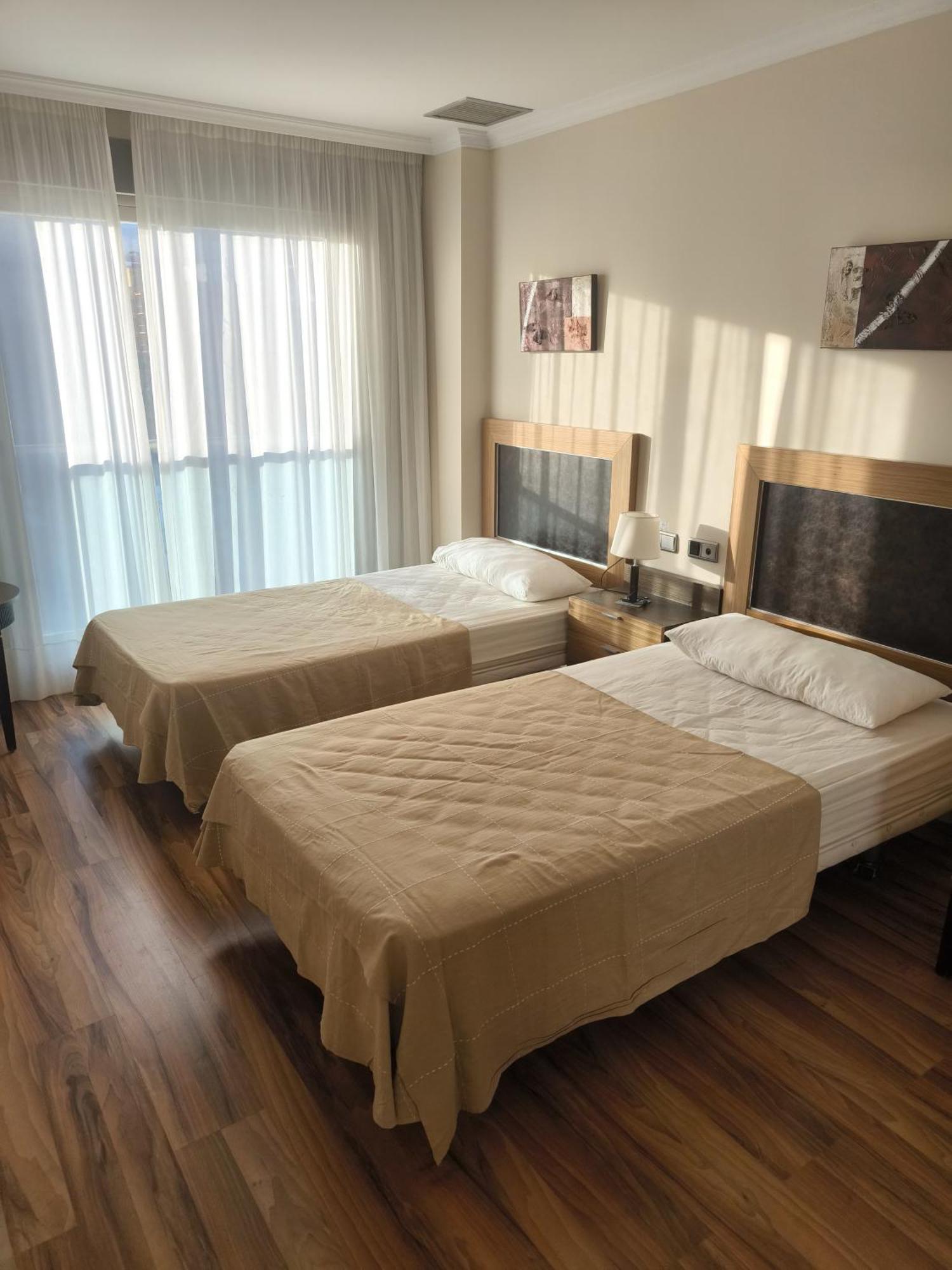 Family Spacious Apartment, Terrace, Kitchen, City View, Free Parking And Wifi Benalmádena Exterior foto
