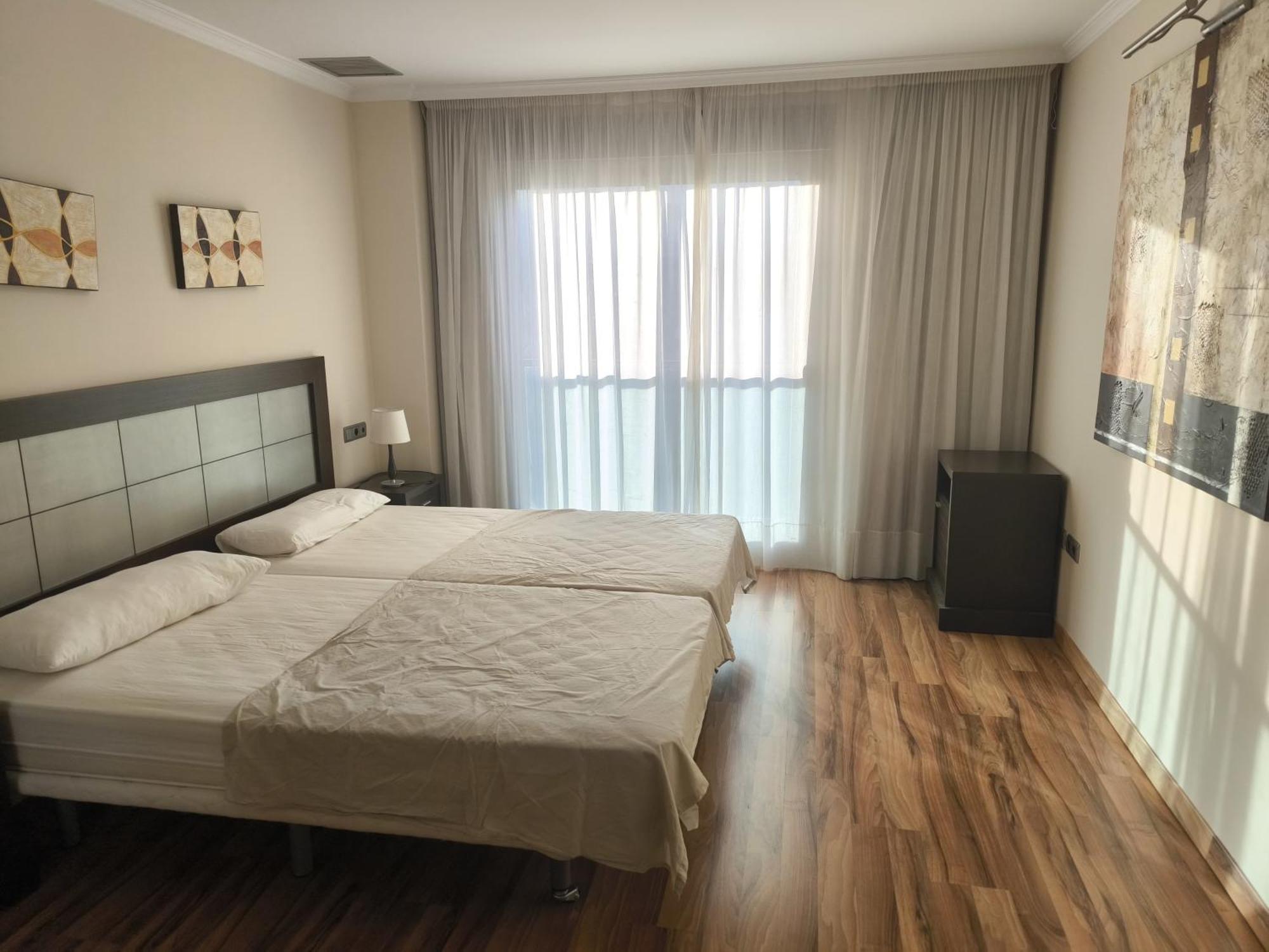 Family Spacious Apartment, Terrace, Kitchen, City View, Free Parking And Wifi Benalmádena Exterior foto